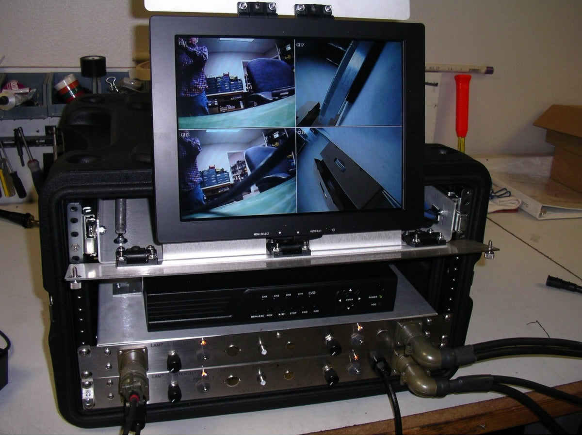 UWS-3210/Q Complete QUAD Portable Color Video System with LED Light ANU# 6.2.23