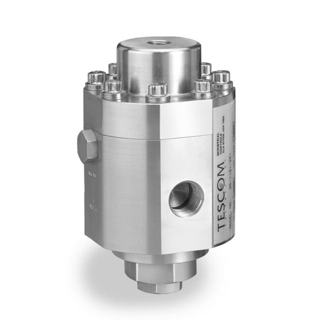 TESCOM 26-1221-1161-088 Pressure Reducing Regulator with Modified Valve Cartridge Control Dome Load - 303 Stainless Steel